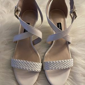 Nine West Lachlan Heeled Sandals size 6. Used